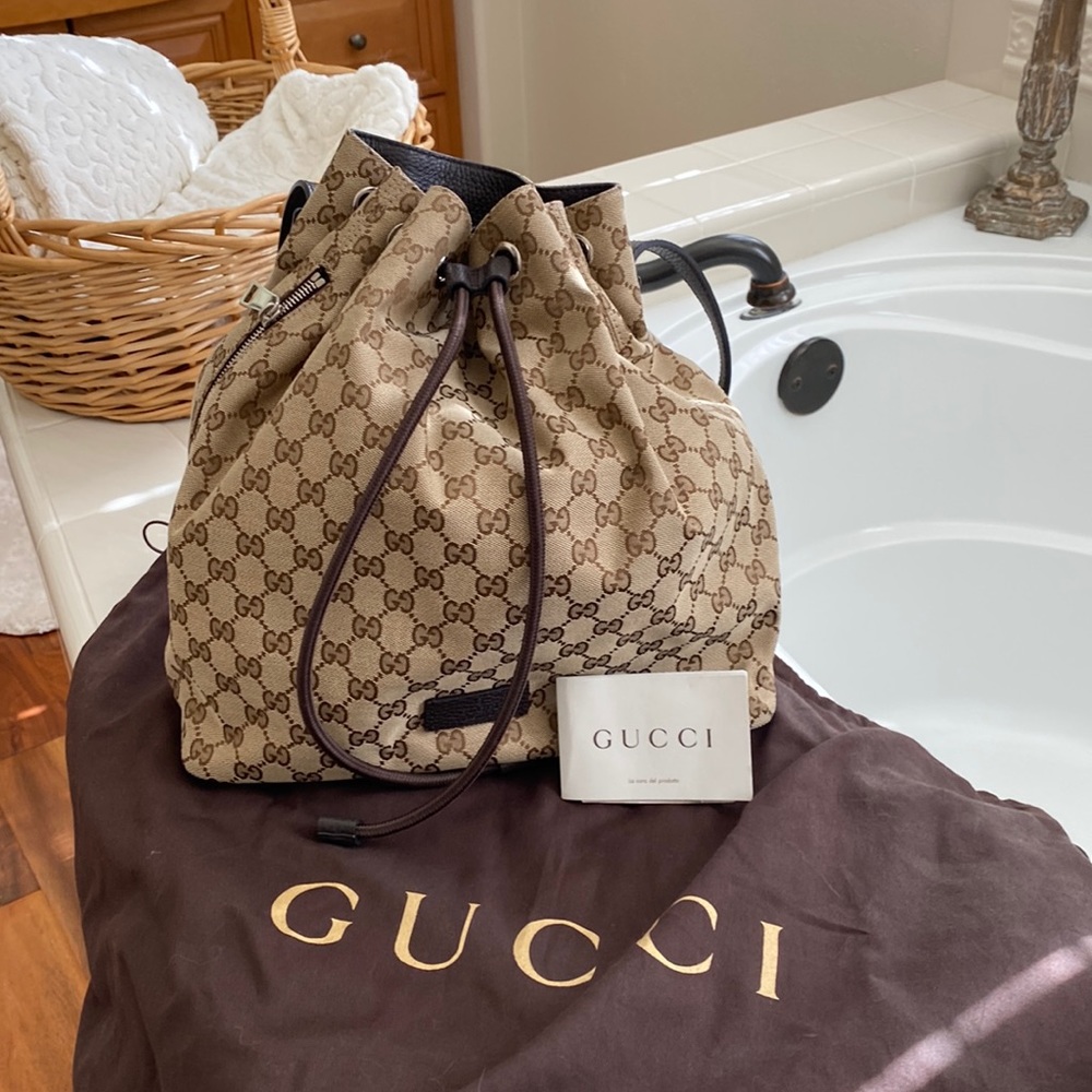 Authenticate Gucci backpack